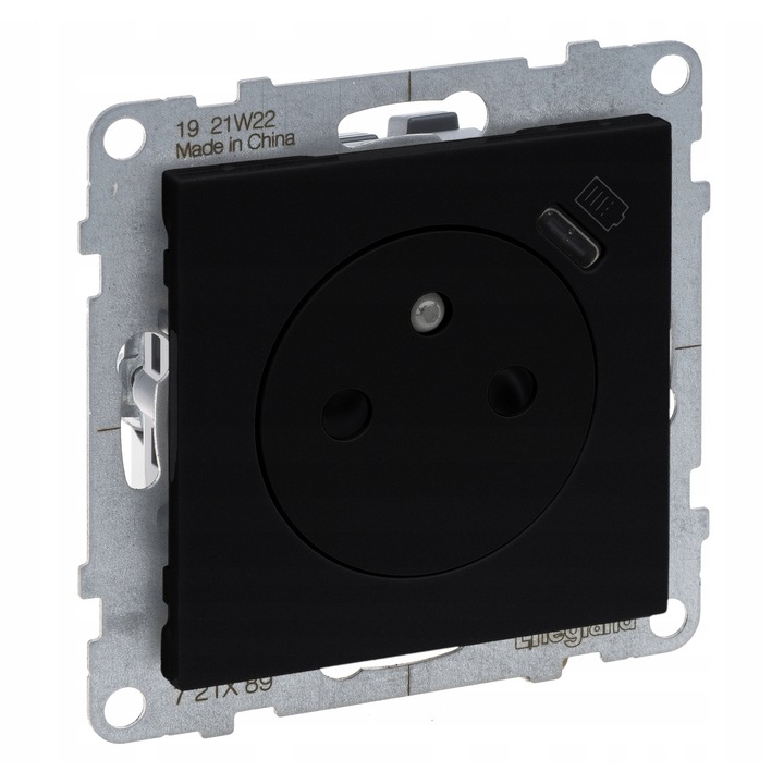 Priza Legrand SUNO cu USB-C, 16A, Negru, 721489