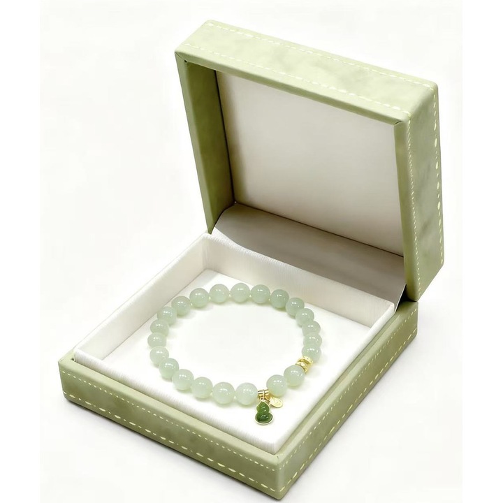 Bratara jad cu pandantiv calebasa aurie, verde