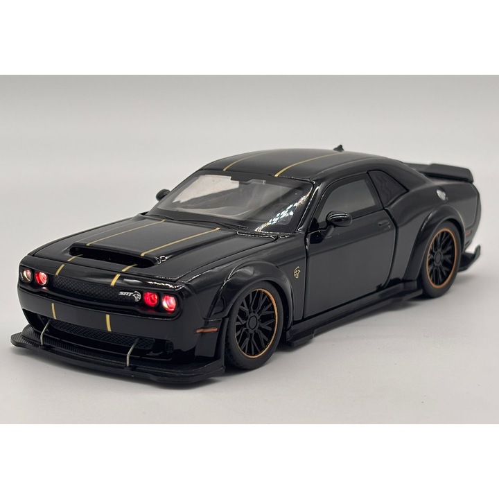 Fém Automodell Dodge Challenger Hellcat SRT, 1:32, Visszahúzós Funkció, Nyitható Ajtók, Motorháztető és Csomagtartó, Hangok és Fények, 15.5 cm - Fekete