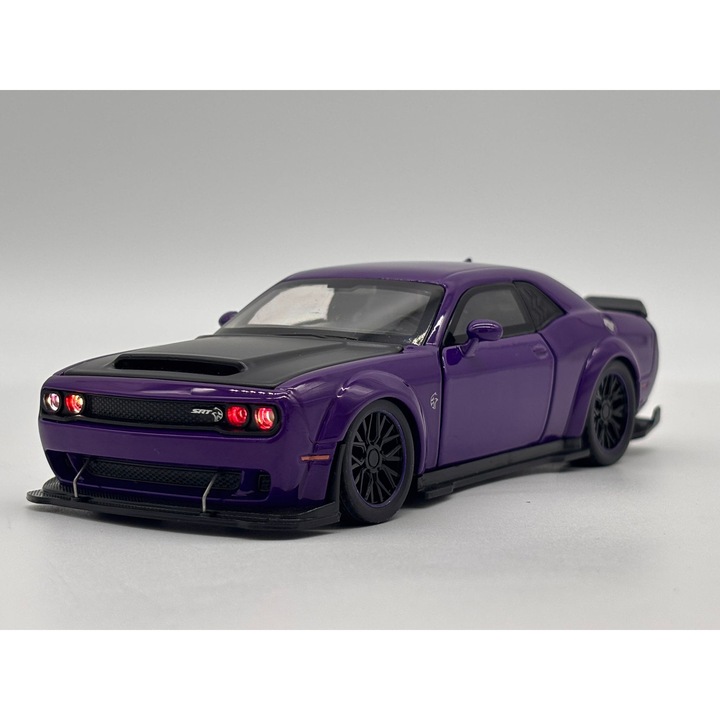 Fém Dodge Challenger Hellcat SRT modellautó, 1:32, Pull-Back funkció, Nyitható ajtók, motorháztető és csomagtartó, Hang és fényeffektek, 15.5 cm - Lila