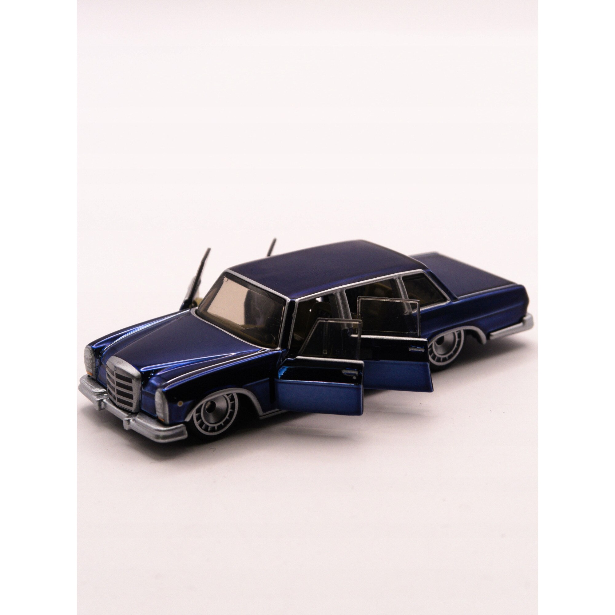 Masinuta Hot Wheels RLC Mercedes Benz 600, albastru, scara 1:64