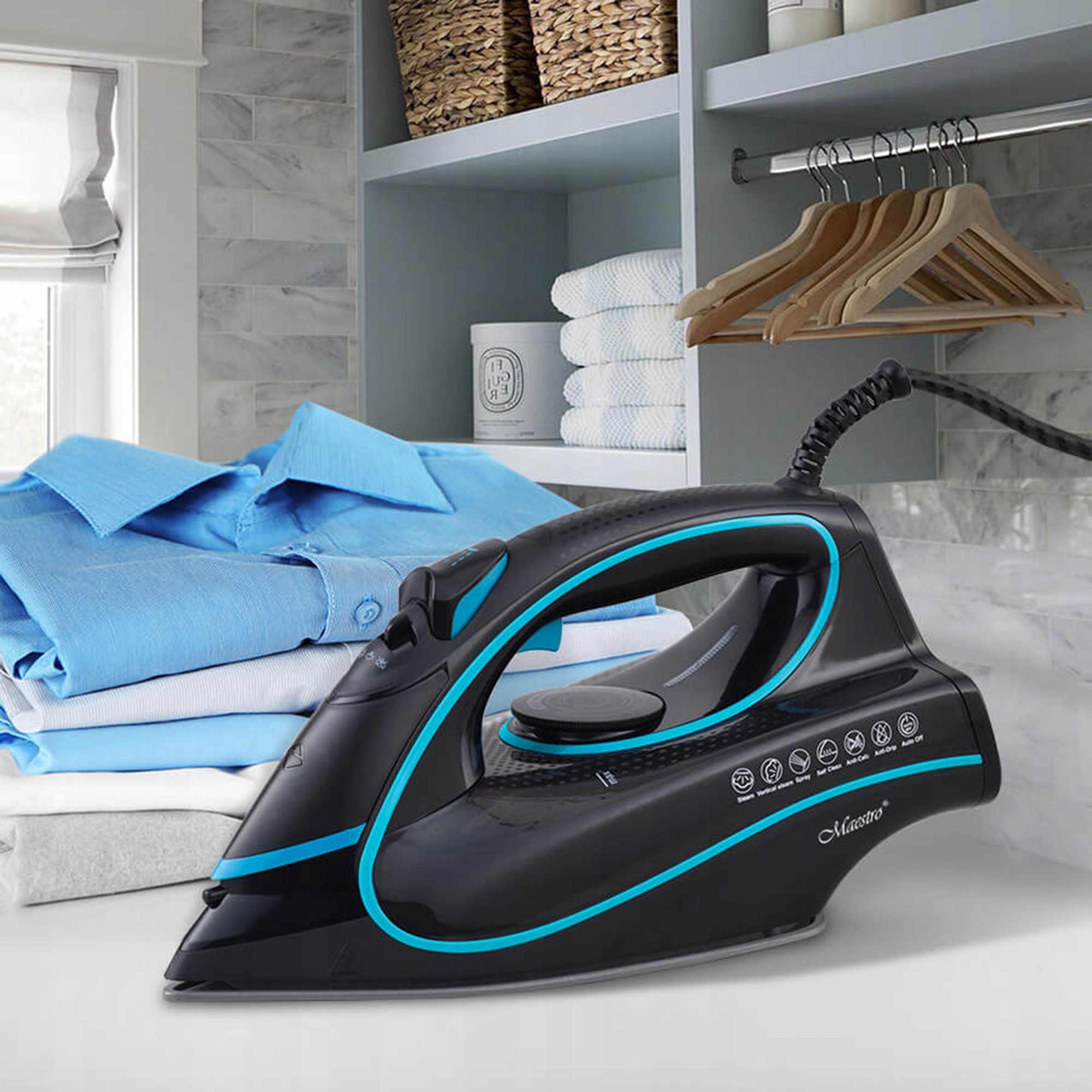 Fier de calcat cu abur Maestro MR-310, 2400W, talpa ceramica, functie de calcare verticala, 220-240V