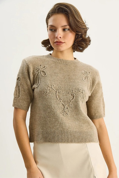 Pulovere, Bianco Lucci, Femei, Pulover tricotat cu guler rotund si brodat LUCCI, Bej Natural, S-M