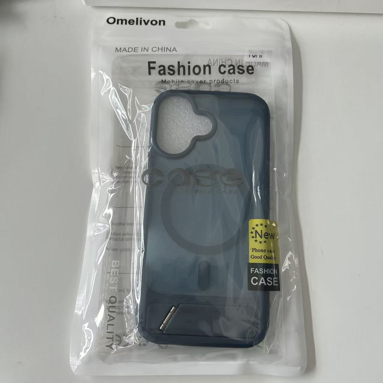 Husa de protectie pentru iPhone 17, Omelivon, MagSafe, cu Suport ajustabil, Margini ridicate pentru protectia ecranului, Anti-Soc, Decupaje Precise, Incarcare Wireless, Spate Semitransparent, Albastru