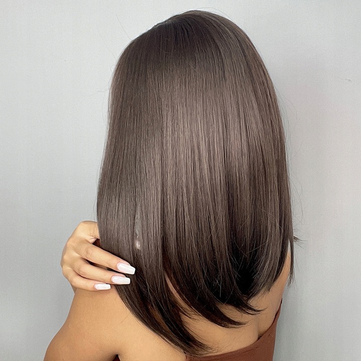 Peruca sintetica lunga pana la umeri, cu breton