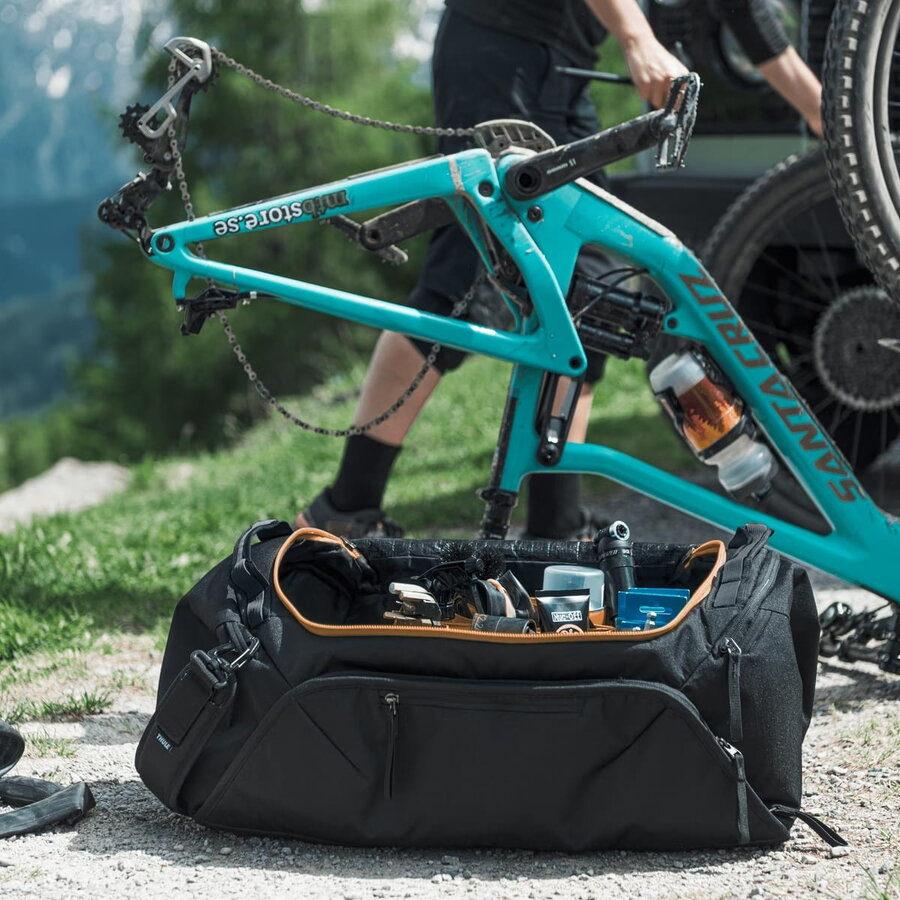 Geantă pentru bicicletă Thule Roudtrip, 55L, neagră