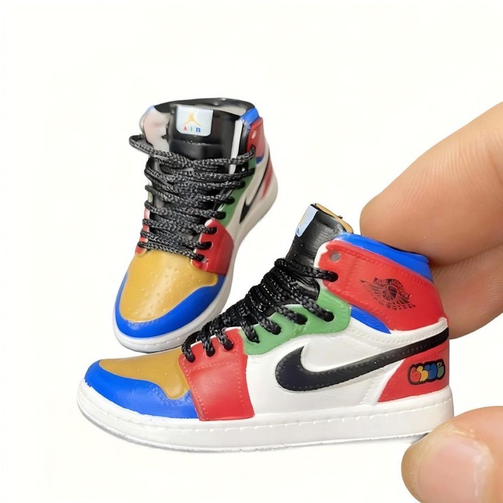 Figurina mini pantofi sport 3D, pereche, PVC, 4-7cm, alb-negru