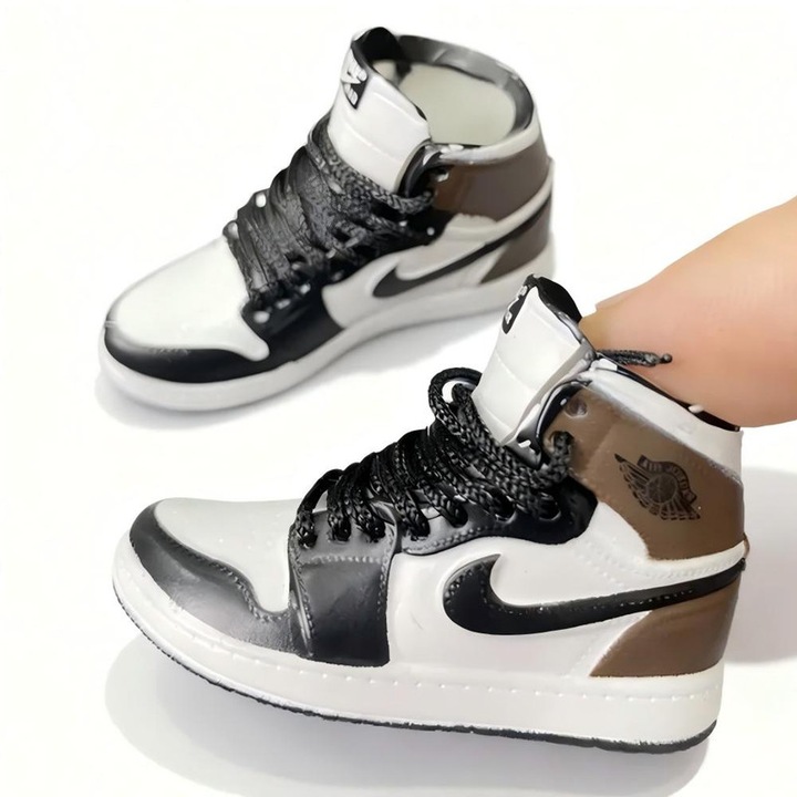 Figurina AJ1, set 2 pantofi mini 3D, PVC, 4-19cm