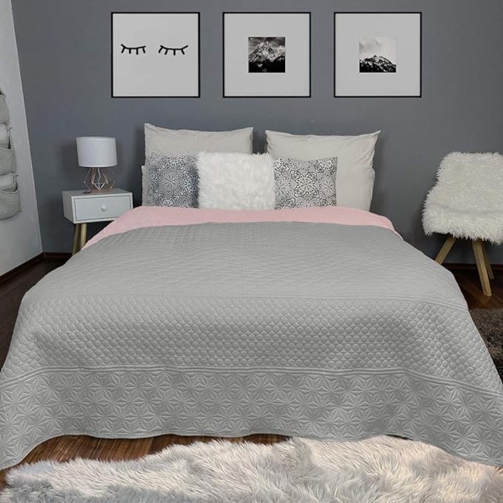 Cuvertura de pat sau canapea reversibila HOMELEVEL, 220 x 240 cm, matlasata, cu doua fete, poliester, Roz/Gri