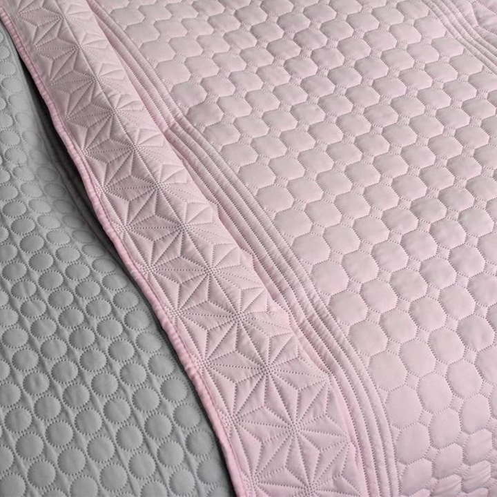 Cuvertura de pat sau canapea reversibila HOMELEVEL, 170 x 220 cm, matlasata, cu doua fete, poliester, Roz/Gri