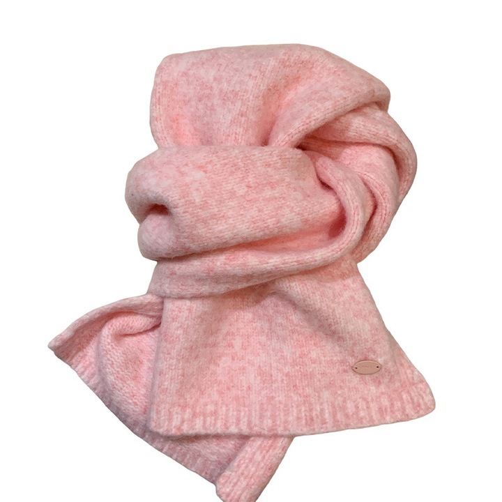 Esarfa tricotata roz, Atmosphere, din lana