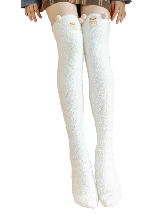 Sosete dama, model cu dungi, lung peste genunchi, calduros si accesorizat cu urechiuse, tematica warm sexy winter, marime 38 – 42, albe