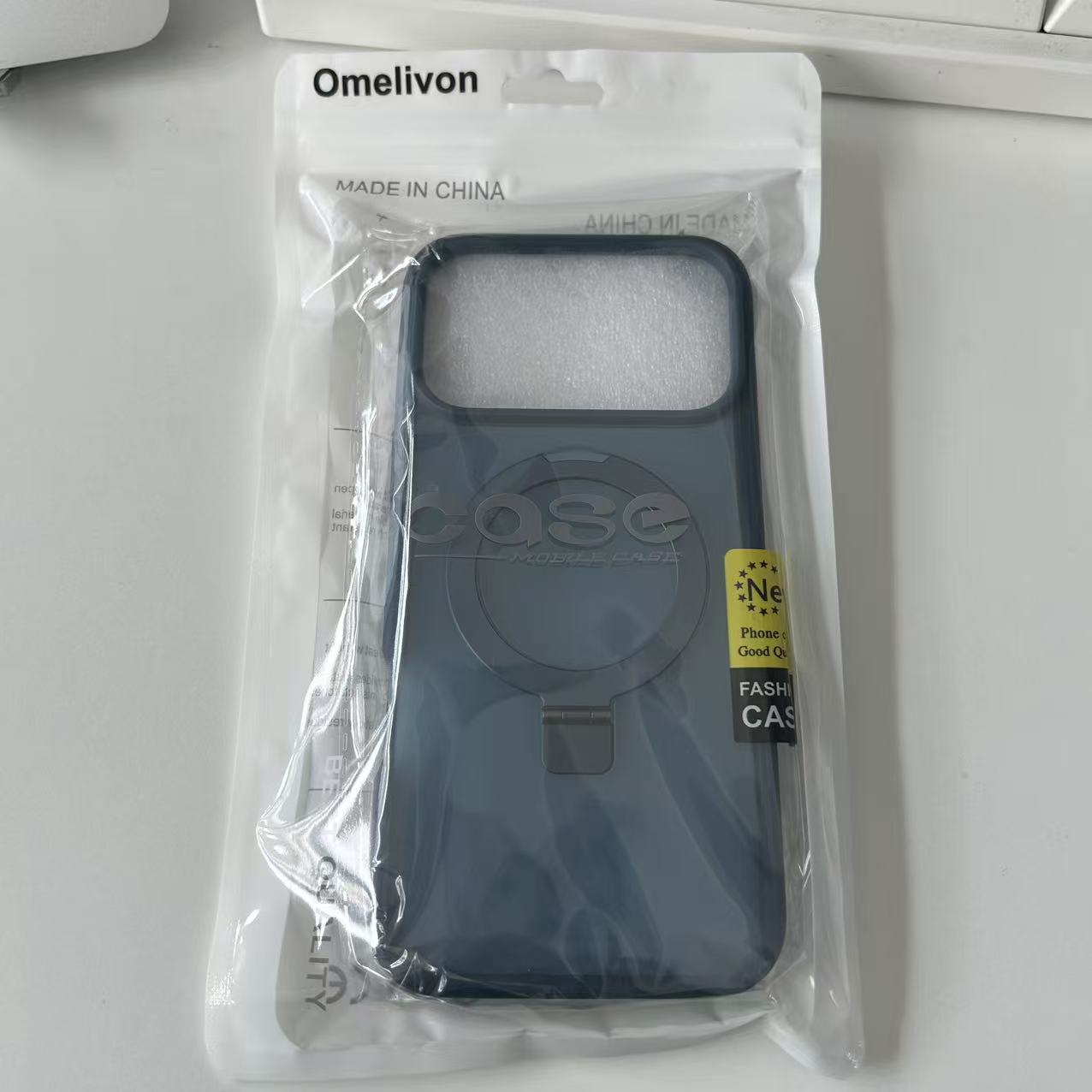 Husa de protectie pentru iPhone 17 Pro Max, Omelivon, MagSafe, Suport pentru inel, Margini ridicate pentru protectia ecranului, Anti-Soc, TPU Moale + PC Dur, Spate Semitransparent, Albastru