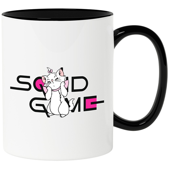 Cana Cu Pisicile Aristrocate, Cu Textul "Squid Game" - Design 1, Ceramica, 330ML, Cu Maner si Interior Negru