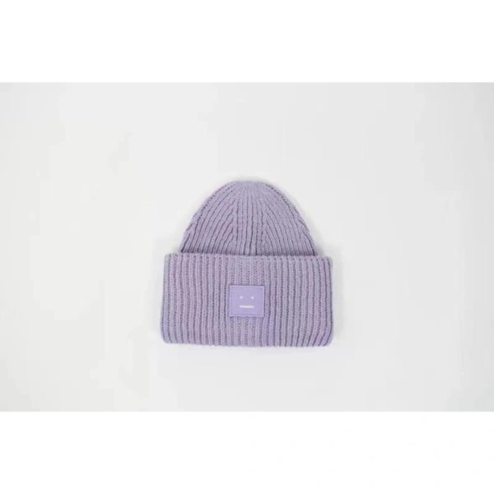 Дамска шапка, усмихнато лице, скандинавски стил, цвят таро