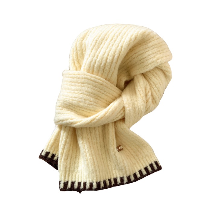 Esarfa tricotata din lana moale, galben lapte, pentru iarna