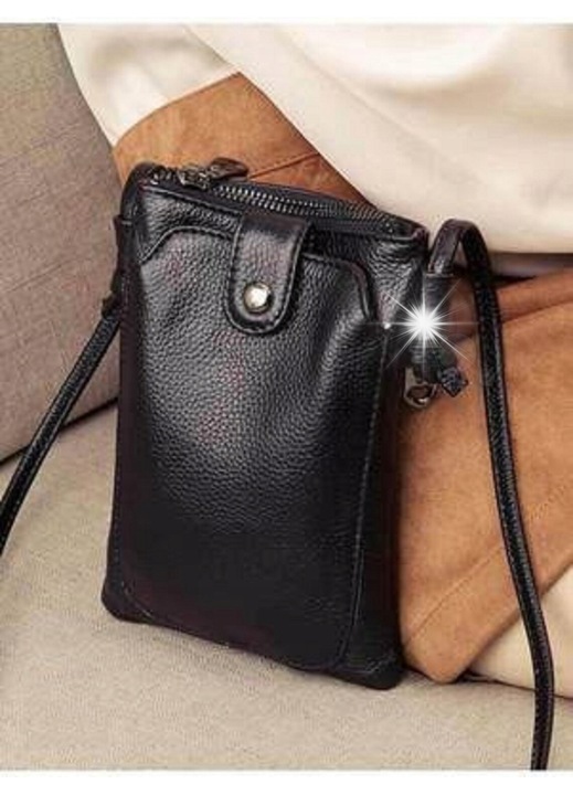 Fekete bőr telefontok, 19x12.5x1cm méretű, hosszú és állítható pánttal, szett.