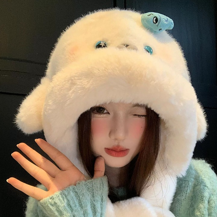 Пухкава шапка с тюлен, бяла, M (56-58см)