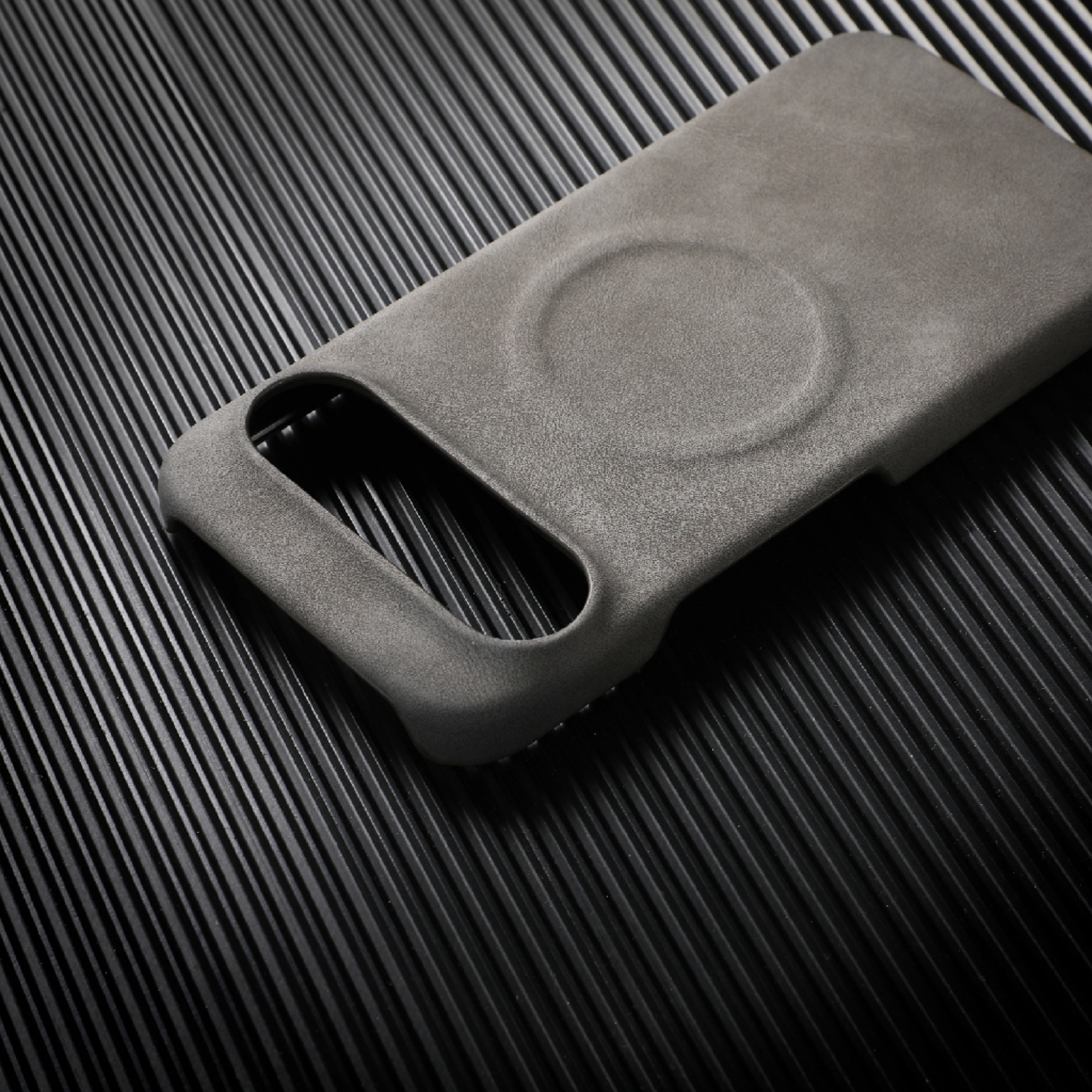 Husa Premium pentru iPhone Air, Piele ecologica (PU) Vintage Lambskin, Compatibil cu functie MagSafe, Mata High-Quality, Anti-Soc, Ultra Slim, Protectie Spate, Gri