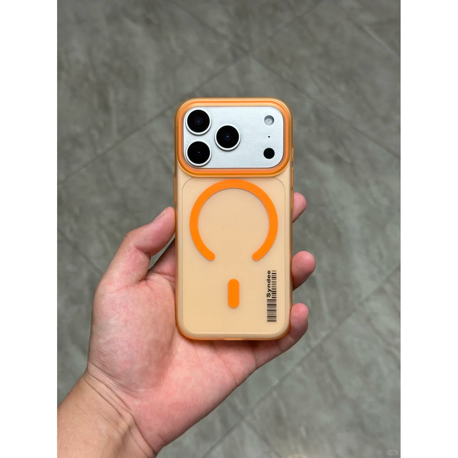 Husa telefon pentru iPhone 17 Pro Max, Magnetic MagSafe, slim ultra-light, Coaja dura mata, Portocaliu/Transparent