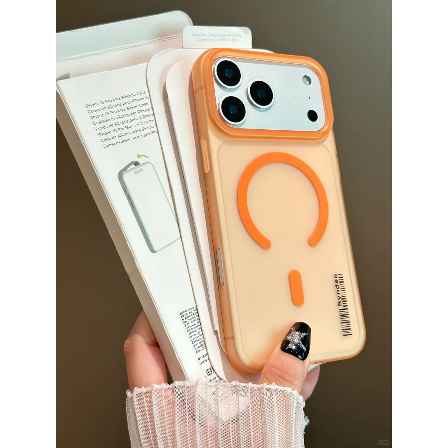 Husa telefon pentru iPhone 17 Pro Max, Magnetic MagSafe, slim ultra-light, Coaja dura mata, Portocaliu/Transparent