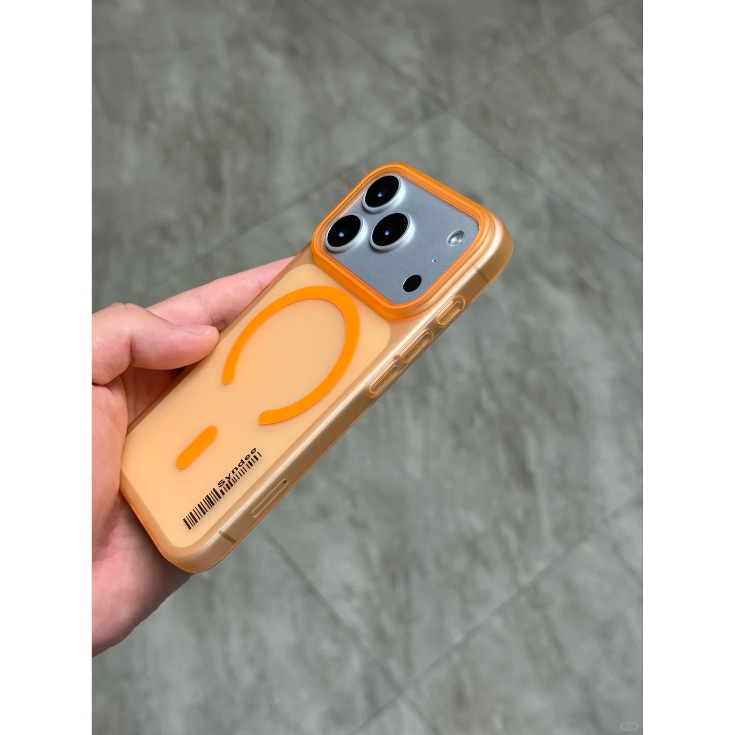 Husa telefon pentru iPhone 17 Pro Max, Magnetic MagSafe, slim ultra-light, Coaja dura mata, Portocaliu/Transparent