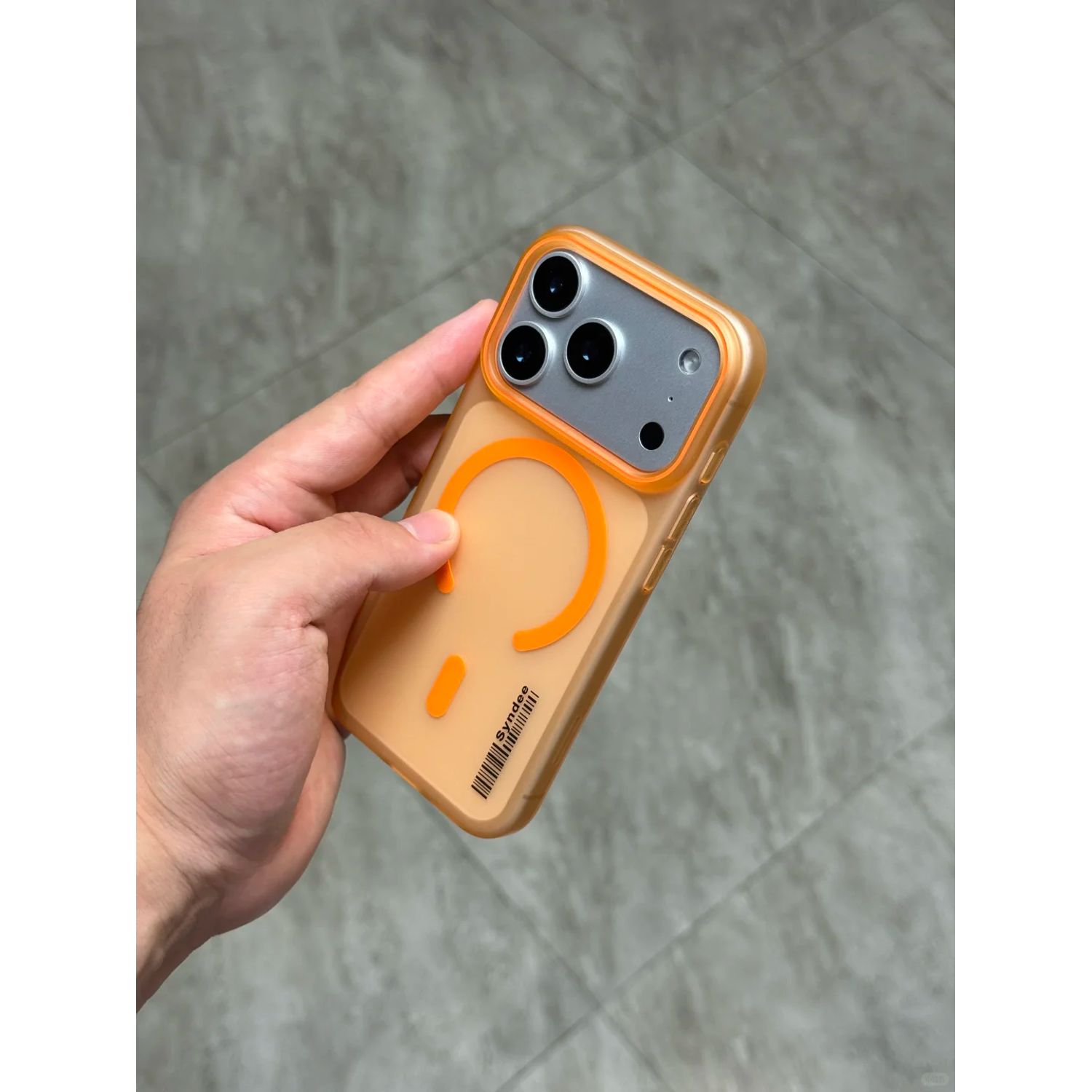 Husa telefon pentru iPhone 17 Pro Max, Magnetic MagSafe, slim ultra-light, Coaja dura mata, Portocaliu/Transparent