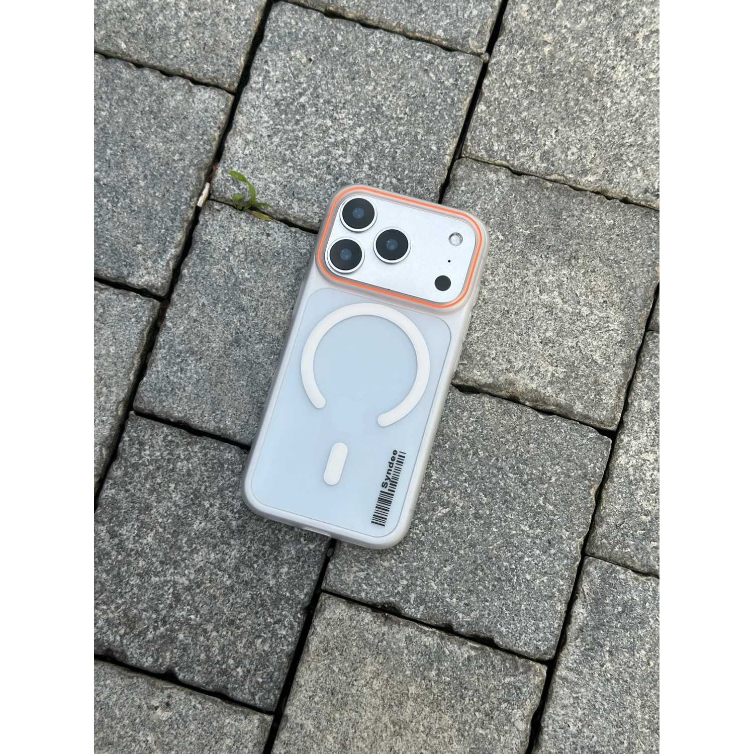 Husa telefon pentru iPhone 17 Pro, Magnetic MagSafe, slim ultra-light, Coaja dura mata, Alb/Transparent