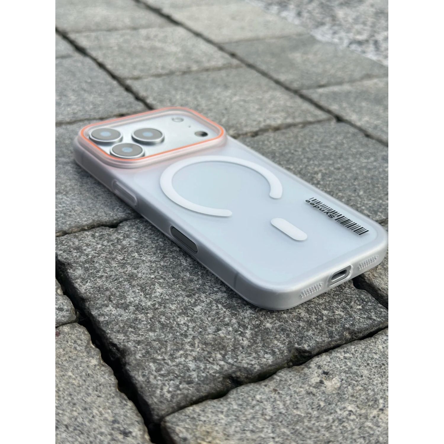 Husa telefon pentru iPhone 17 Pro, Magnetic MagSafe, slim ultra-light, Coaja dura mata, Alb/Transparent