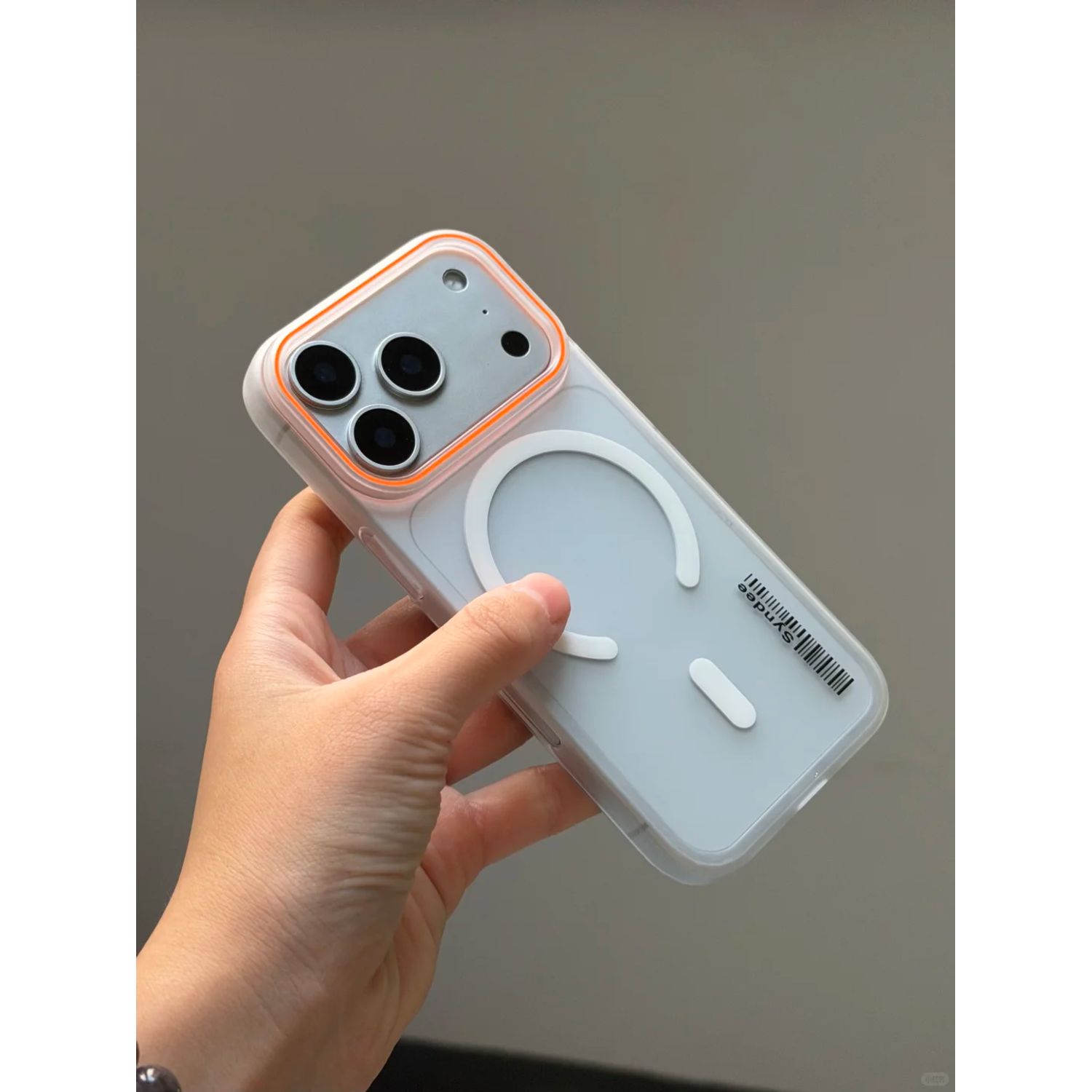 Husa telefon pentru iPhone 17 Pro, Magnetic MagSafe, slim ultra-light, Coaja dura mata, Alb/Transparent