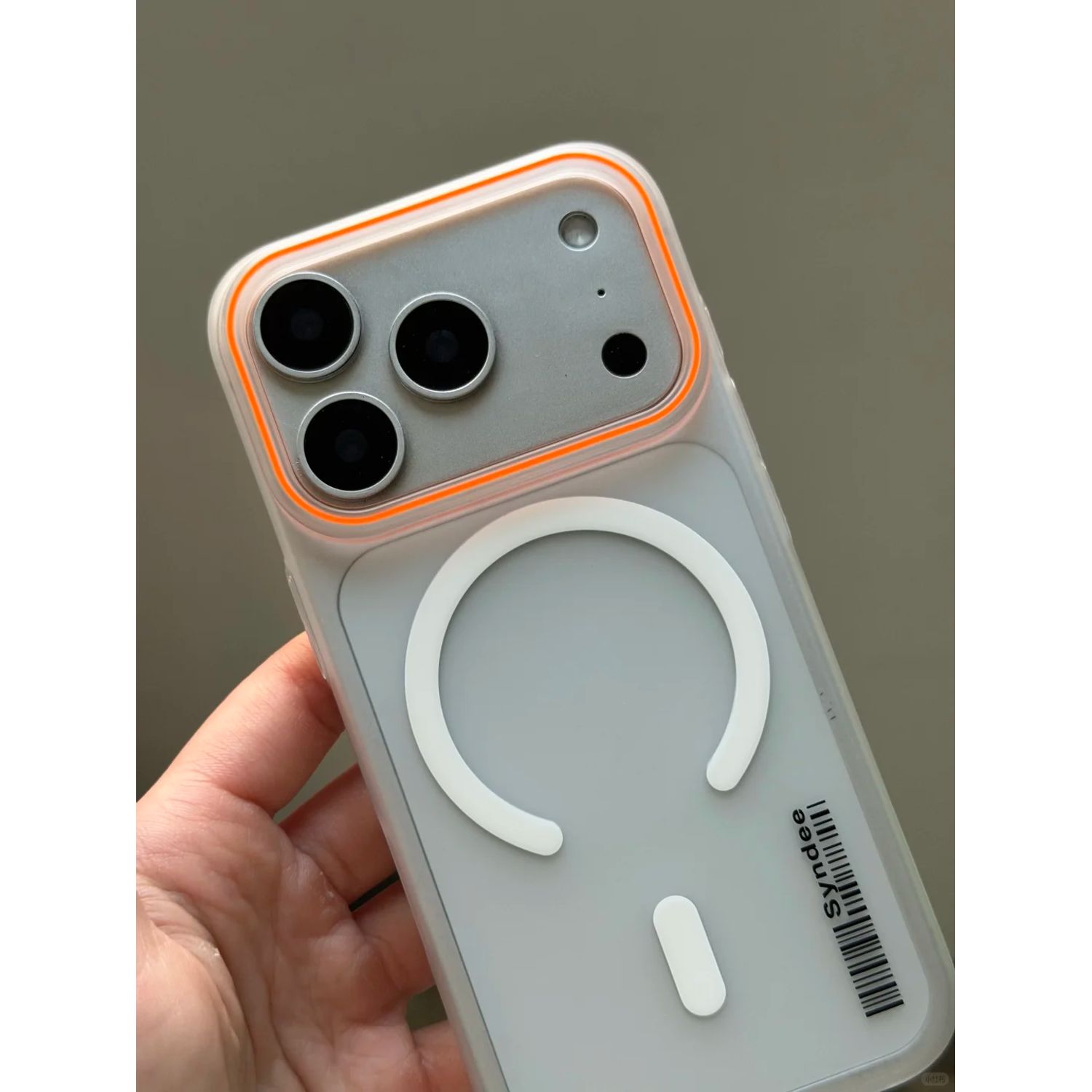 Husa telefon pentru iPhone 17 Pro, Magnetic MagSafe, slim ultra-light, Coaja dura mata, Alb/Transparent