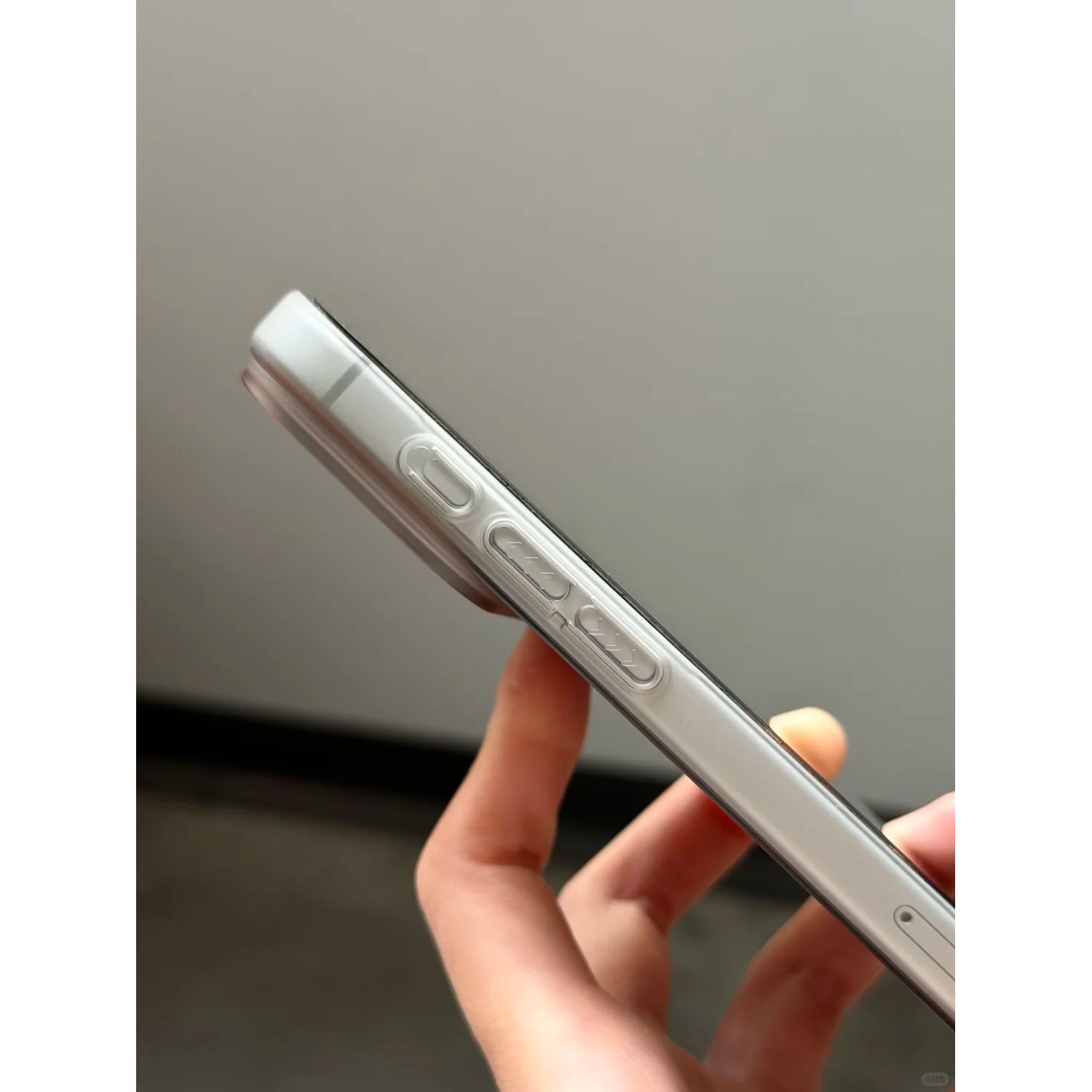 Husa telefon pentru iPhone 17 Pro Max, Magnetic MagSafe, slim ultra-light, Coaja dura mata, Gri/Transparent