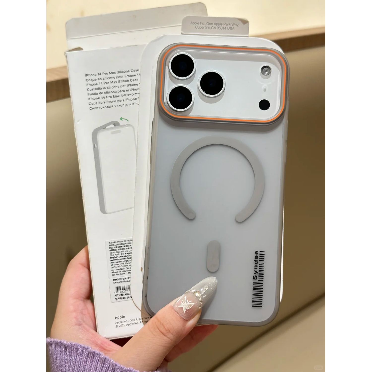 Husa telefon pentru iPhone 17 Pro Max, Magnetic MagSafe, slim ultra-light, Coaja dura mata, Gri/Transparent