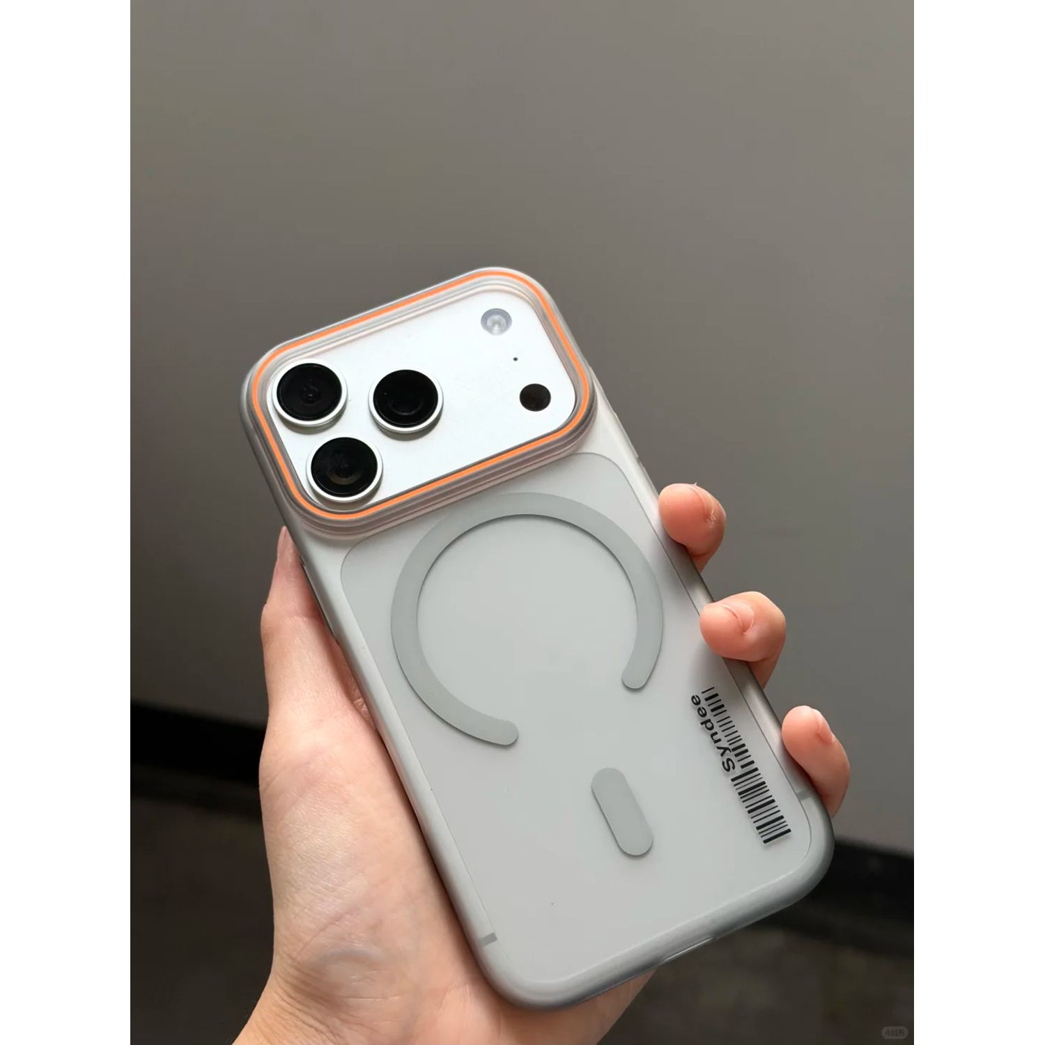 Husa telefon pentru iPhone 17 Pro Max, Magnetic MagSafe, slim ultra-light, Coaja dura mata, Gri/Transparent