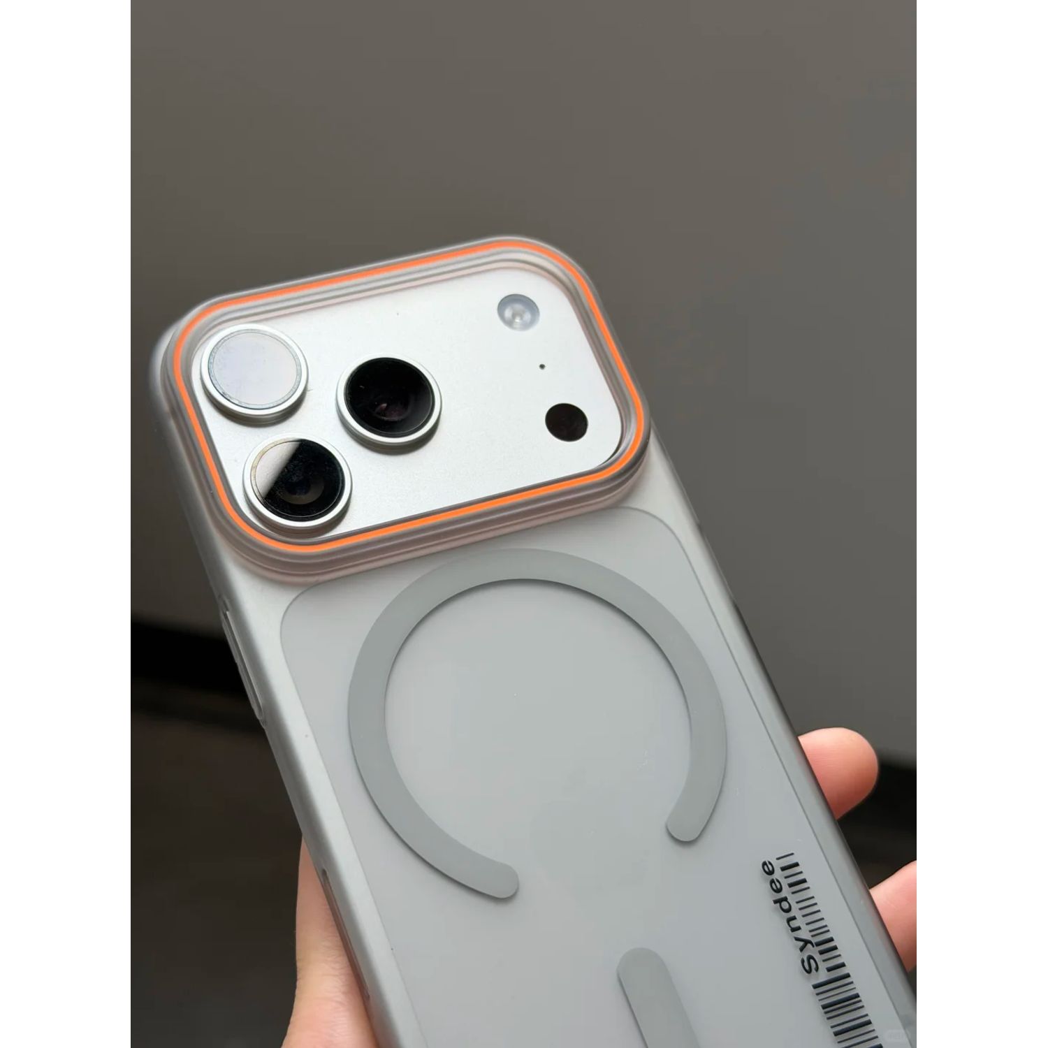 Husa telefon pentru iPhone 17 Pro Max, Magnetic MagSafe, slim ultra-light, Coaja dura mata, Gri/Transparent