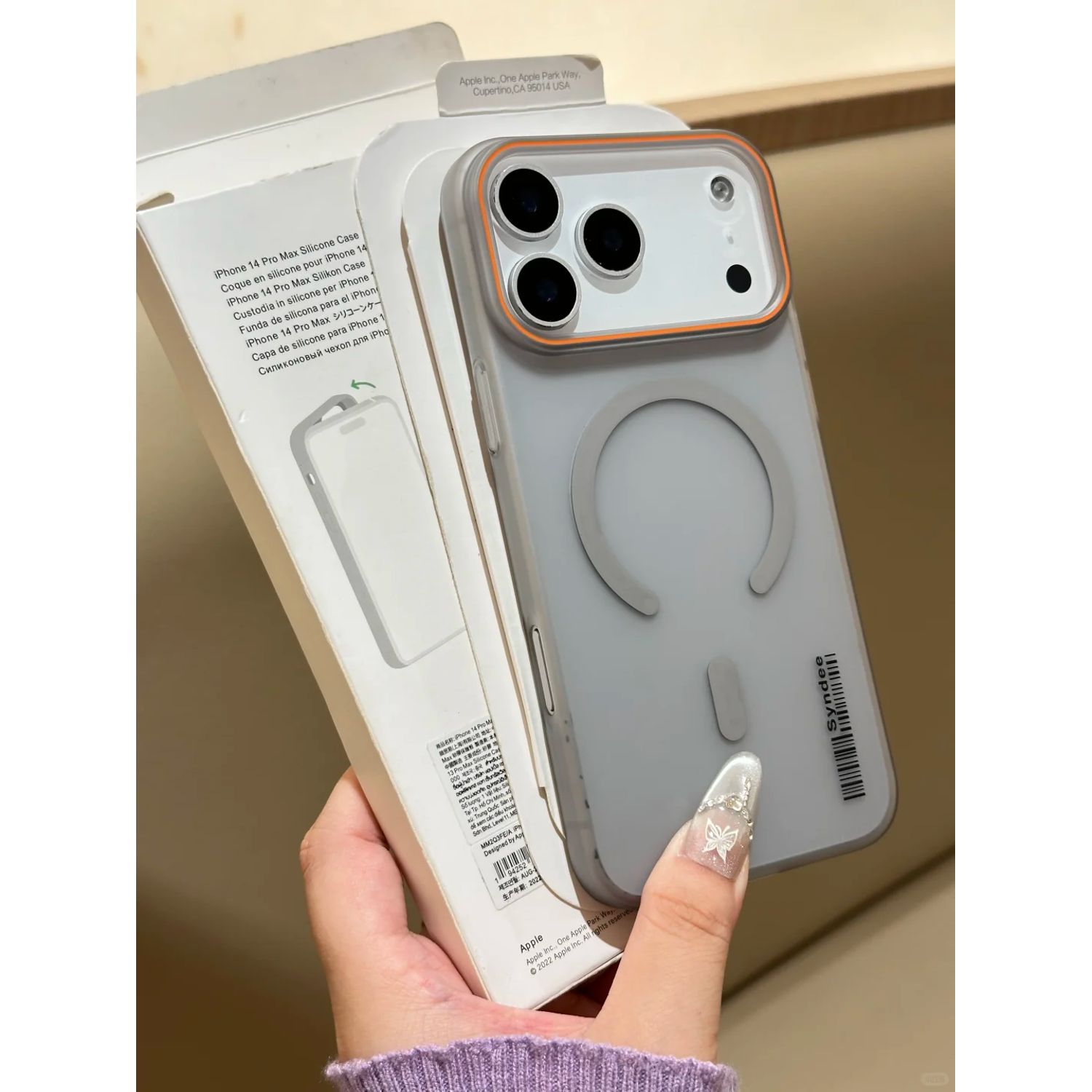Husa telefon pentru iPhone 17 Pro Max, Magnetic MagSafe, slim ultra-light, Coaja dura mata, Gri/Transparent