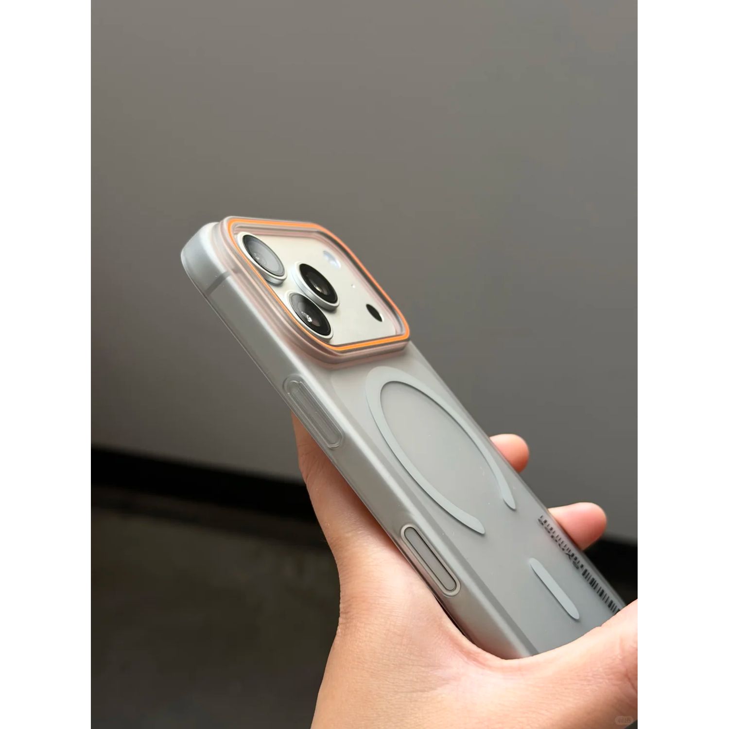 Husa telefon pentru iPhone 17 Pro Max, Magnetic MagSafe, slim ultra-light, Coaja dura mata, Gri/Transparent