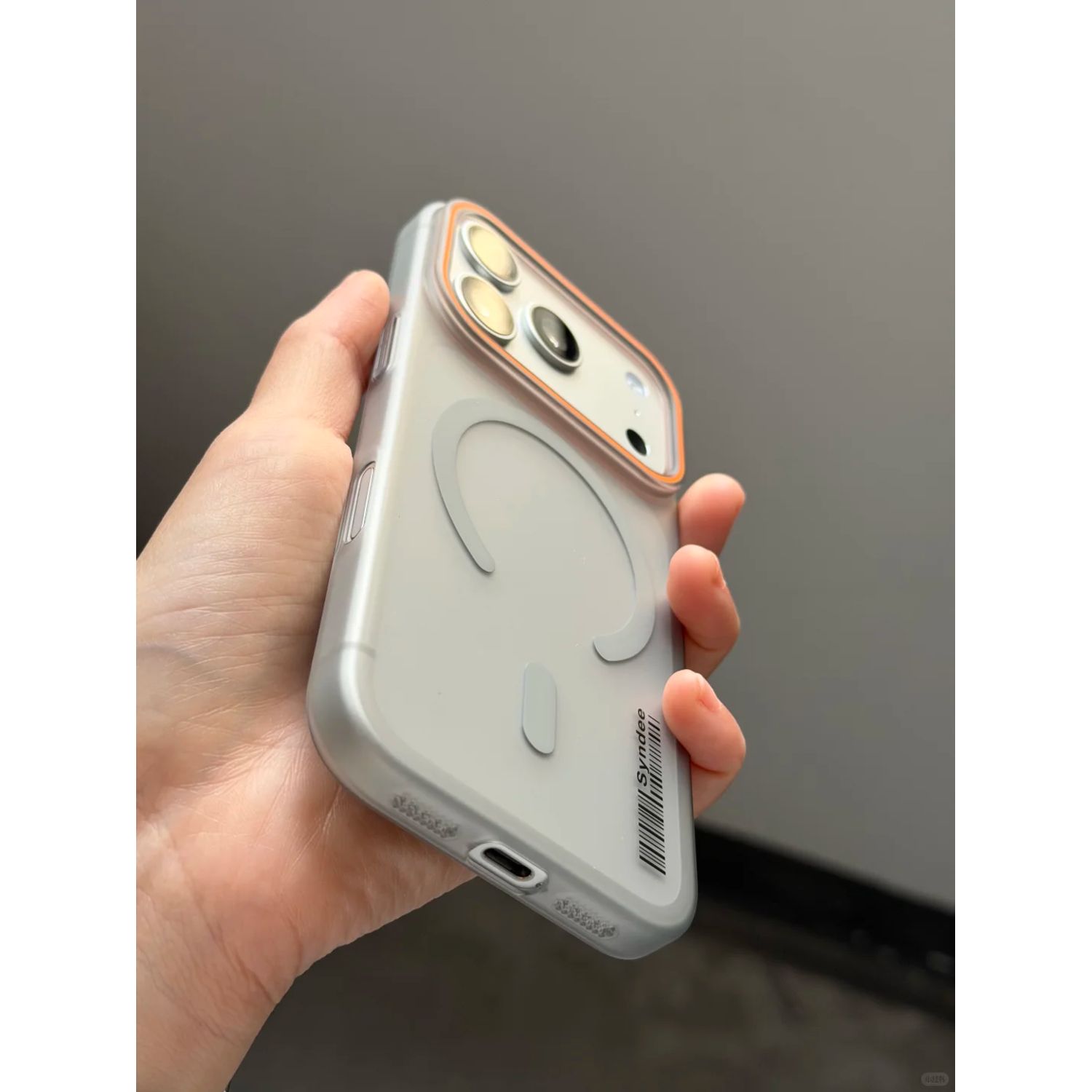 Husa telefon pentru iPhone 17 Pro Max, Magnetic MagSafe, slim ultra-light, Coaja dura mata, Gri/Transparent