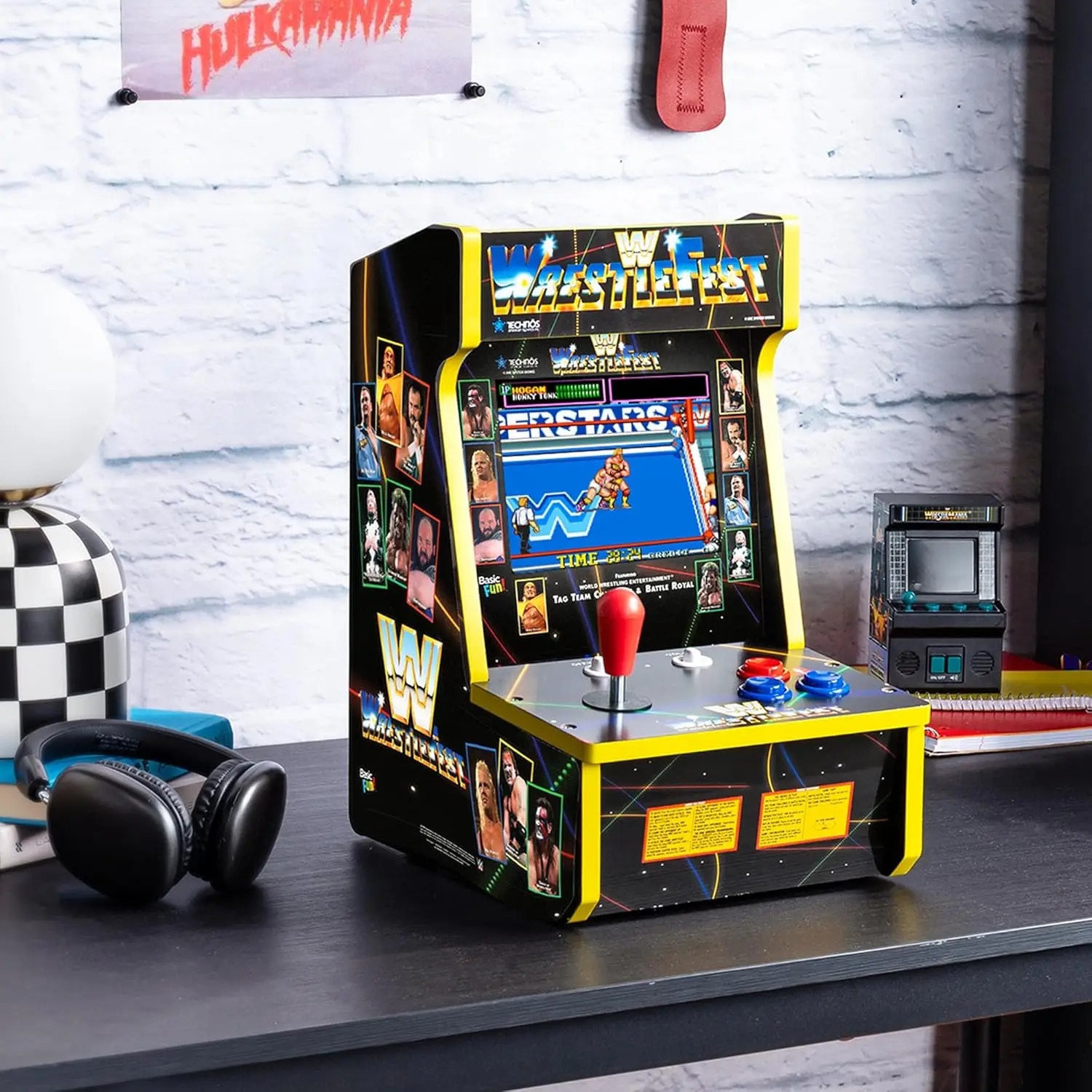 Consola 4 jocuri ARCADE1UP, WWE Counter Arcade, H 40.6 cm, un jucator, ideala pentru masa/birou/game room/bar, grafica retro vibranta, display LCD color 8 inch, difuzor extern, control al volumului, multicolor