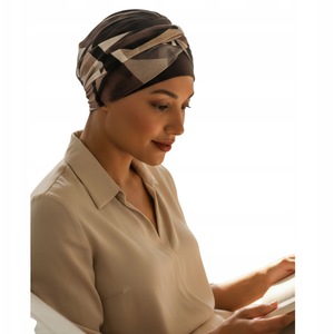 Caciuli si palarii dama