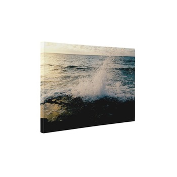 Atacul valurilor - Tablou Canvas - 50x65 cm Atacul valurilor - Tablou Canvas - 50x65 cm