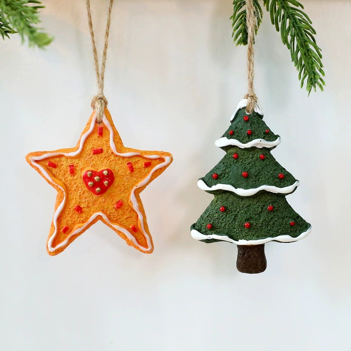 Pandantiv de Craciun din rasina, pentagrama galbena si brad cu puncte, figurine si decoratiuni Craciun 2 buc