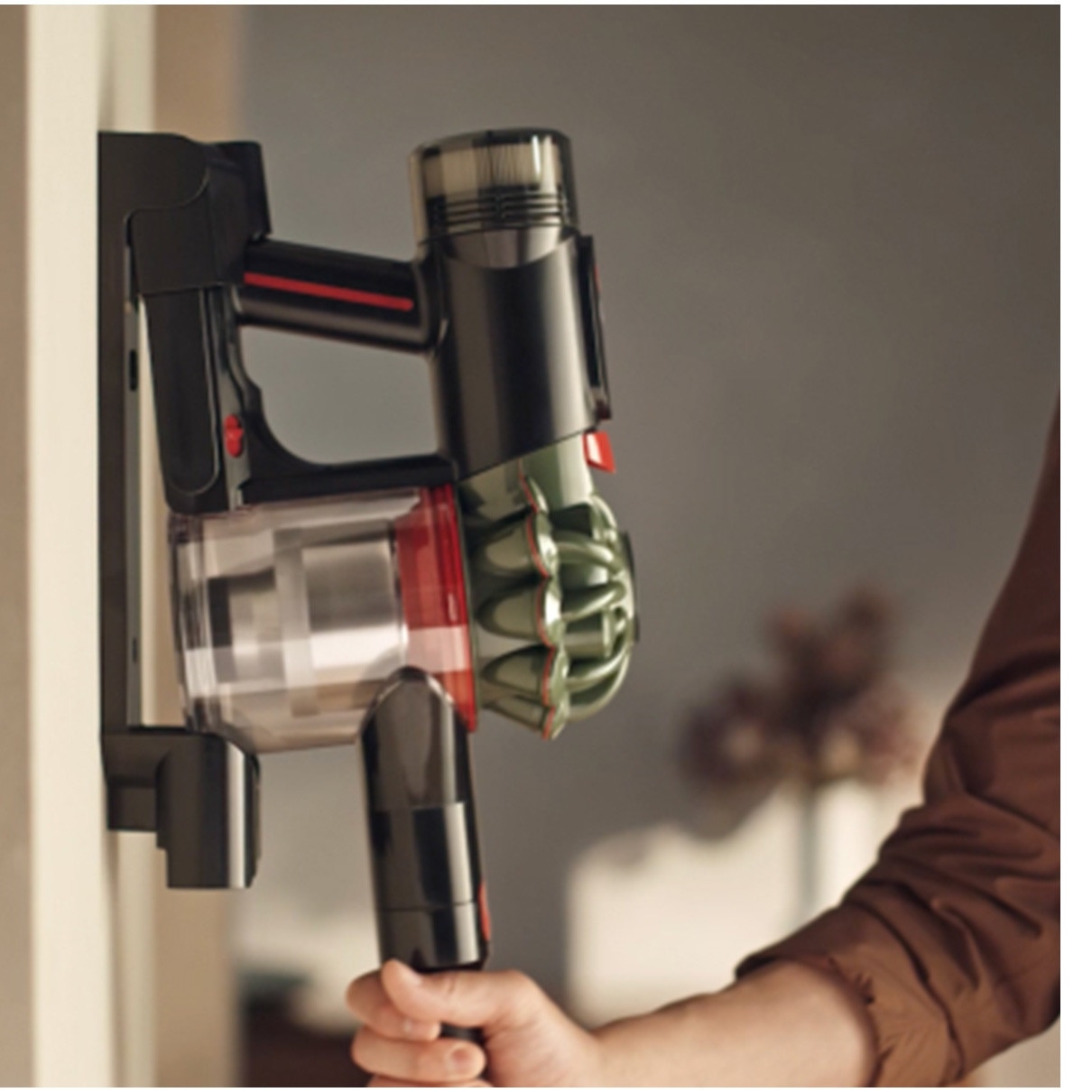 Aspirator vertical fara fir Dyson V8 Cyclone™, Verde Army/Negru