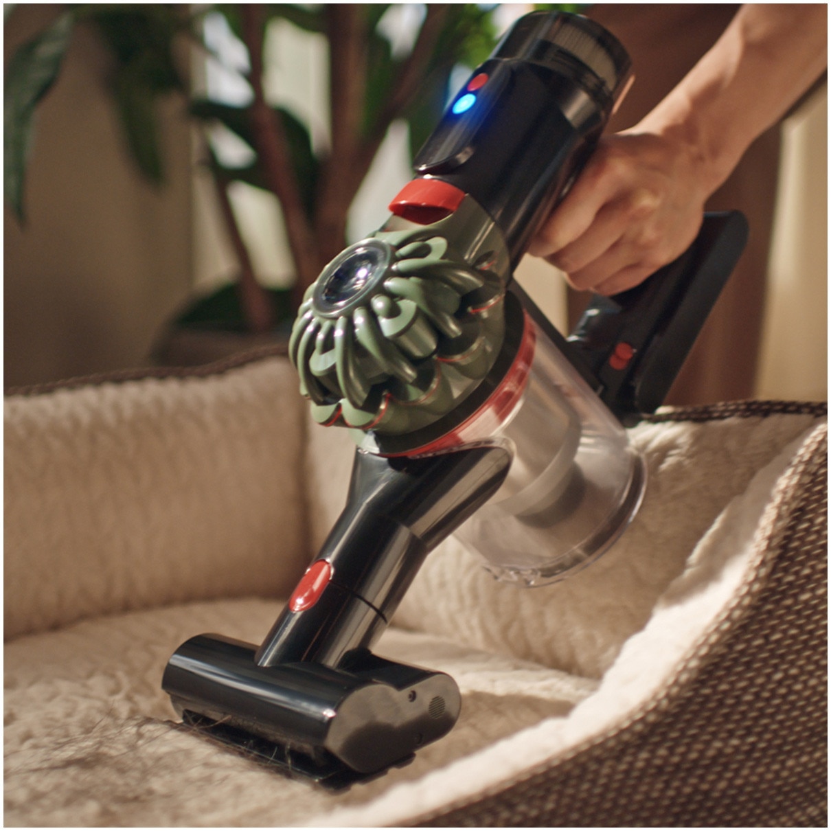 Aspirator vertical fara fir Dyson V8 Cyclone™, Verde Army/Negru