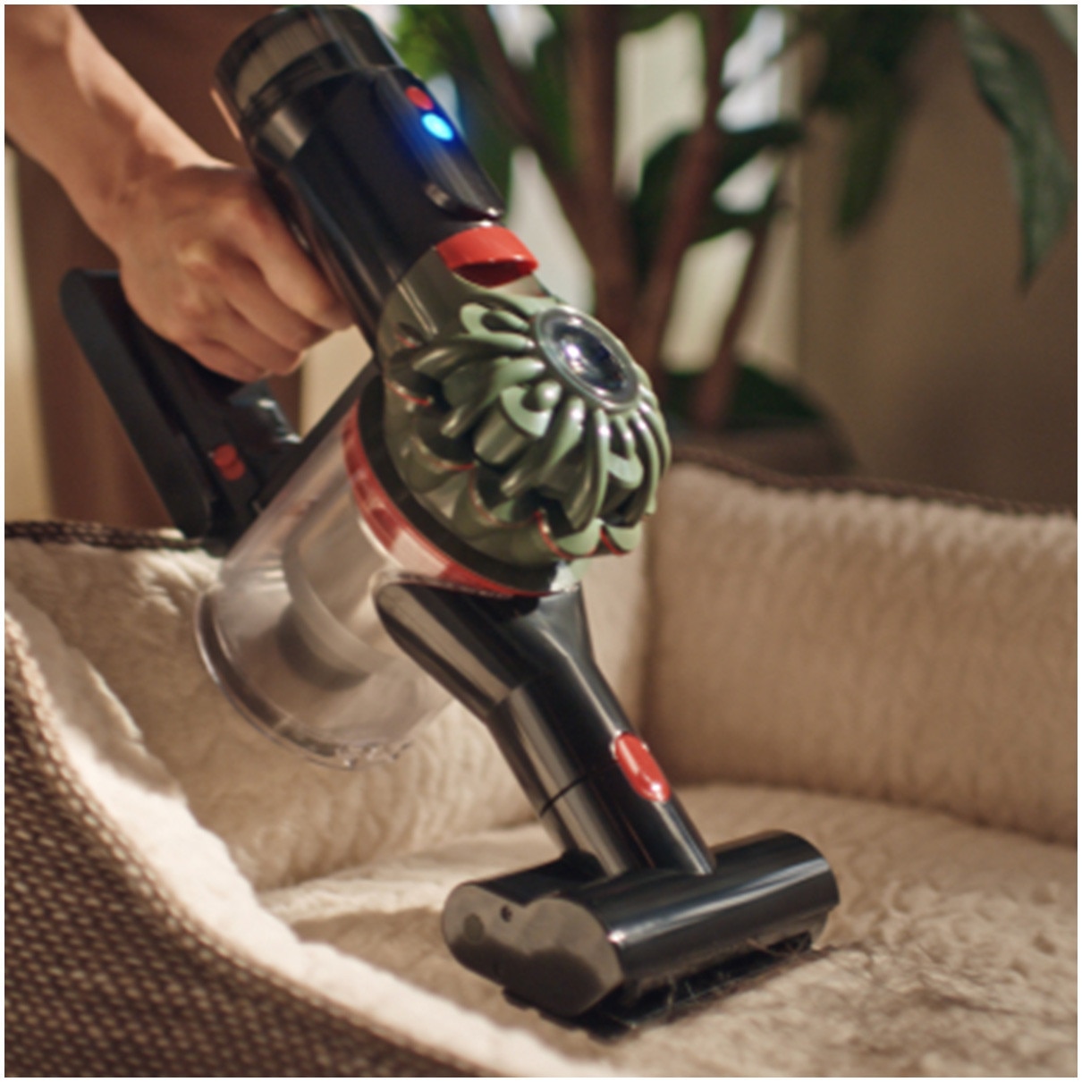 Aspirator vertical fara fir Dyson V8 Cyclone™, Verde Army/Negru