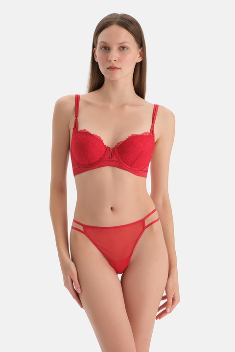 DAGI, Chiloti tanga uni de plasa, Rosu