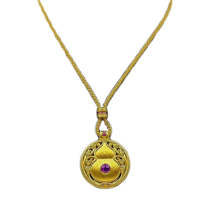 Colier cu pandantiv rotund din cupru, JOVYNEX, motiv scoica cu accent mov, finisaj auriu lucios, cordon impletit auriu