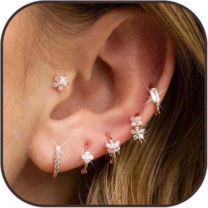 Női arany fülbevaló szett, beleértve a karika fülbevalókat, porcos lógó fülbevalókat, több fülbevaló behelyezésére alkalmas, lapos bedugós fülbevalókat, divatos ékszereket, nagyszerű ajándékválasztás nőknek