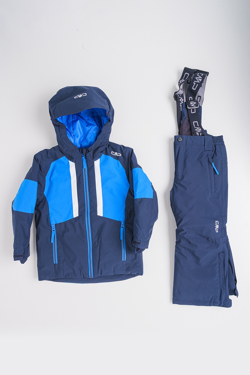 Cauți echipament ski b? Alege din oferta eMAG.ro