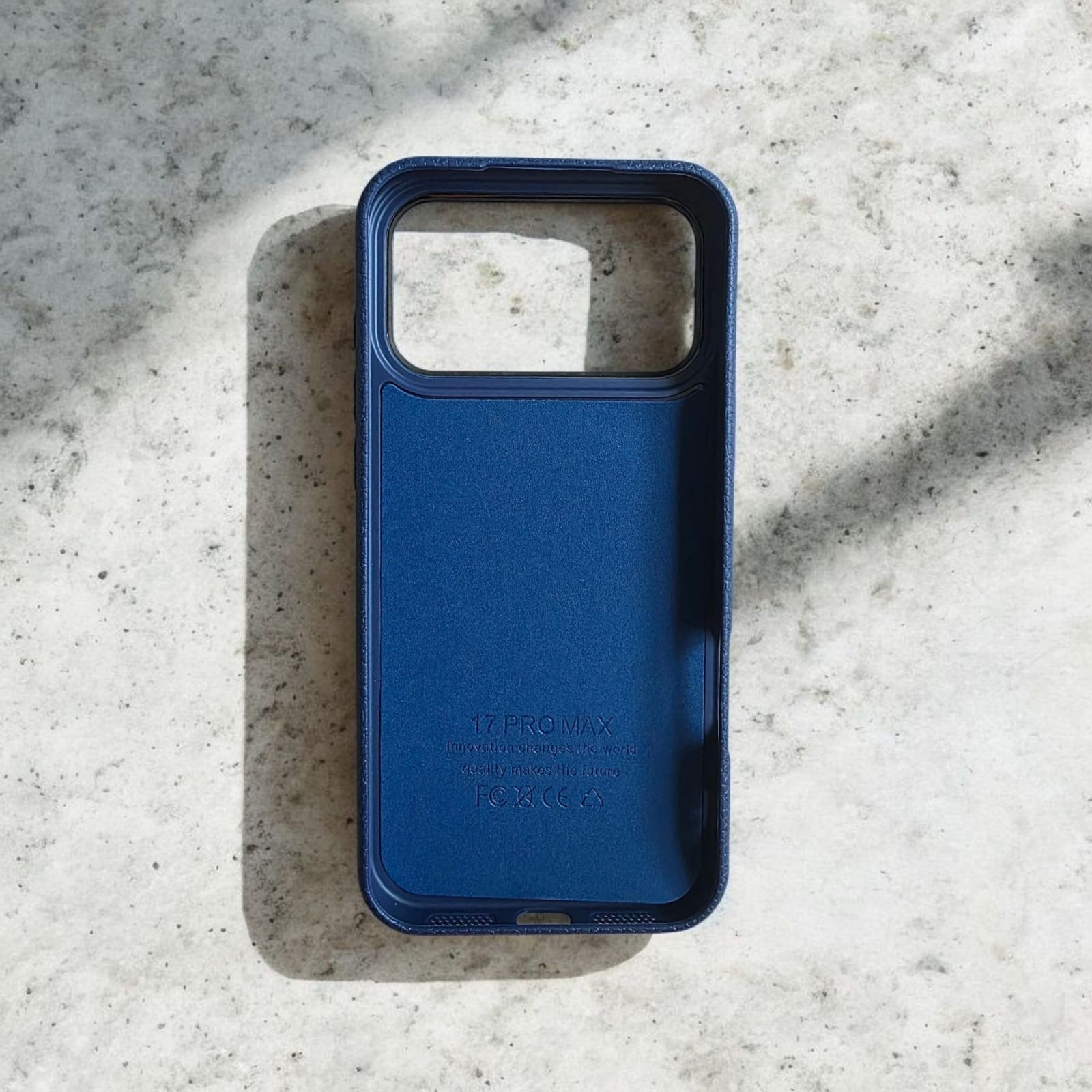 Husă magnetică Case pentru iPhone 17 Pro Max, TPU cu textură imitație piele, albastru închis, margini ridicate